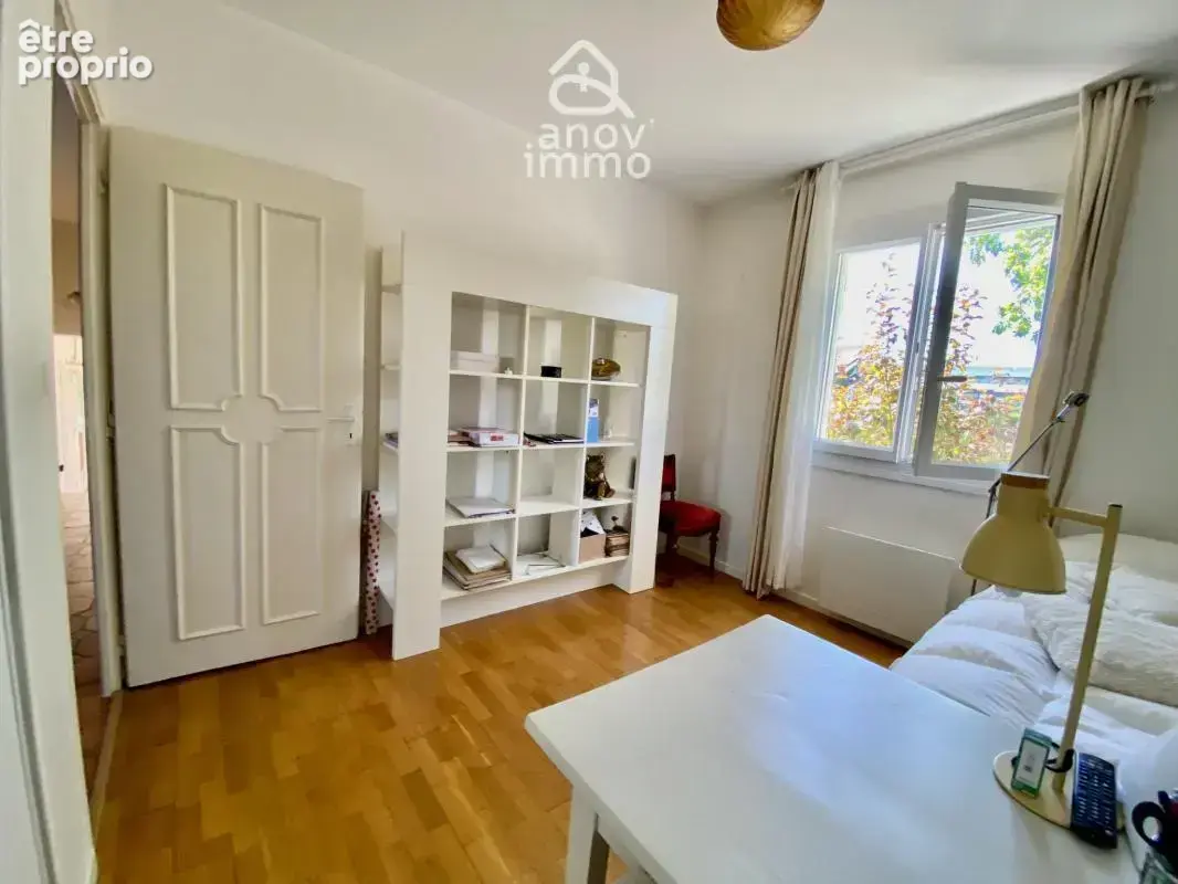 Maison familiale ensoleillée avec piscine, terrain de 1500 m - photo 11