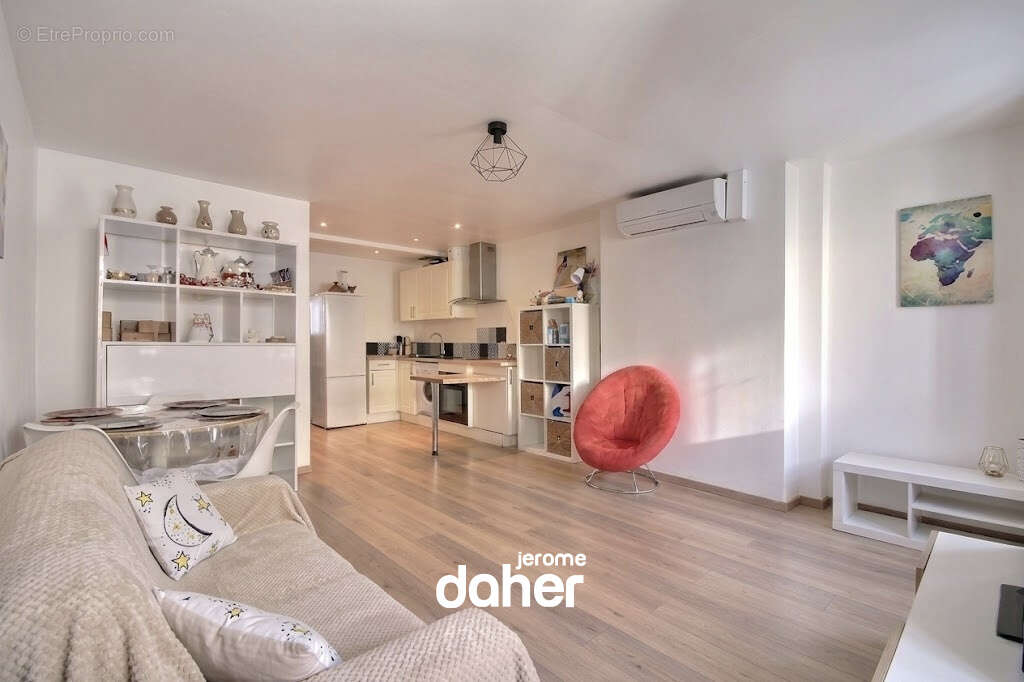 Appartement à MARSEILLE-1E