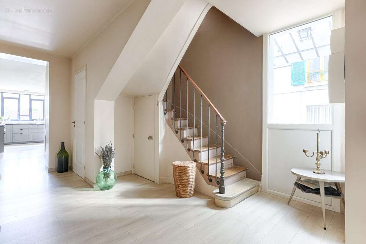 Maison à LA GARENNE-COLOMBES