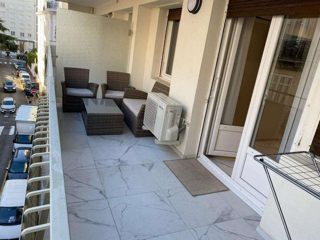 Cannes banane beau t2 refait à neuf + terrasse 13m2 - photo 4