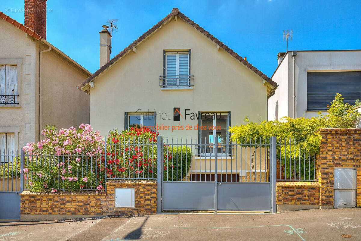 Maison à L&#039;HAY-LES-ROSES