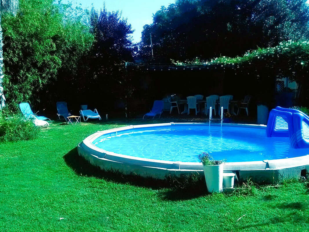 Maison à MAUGUIO