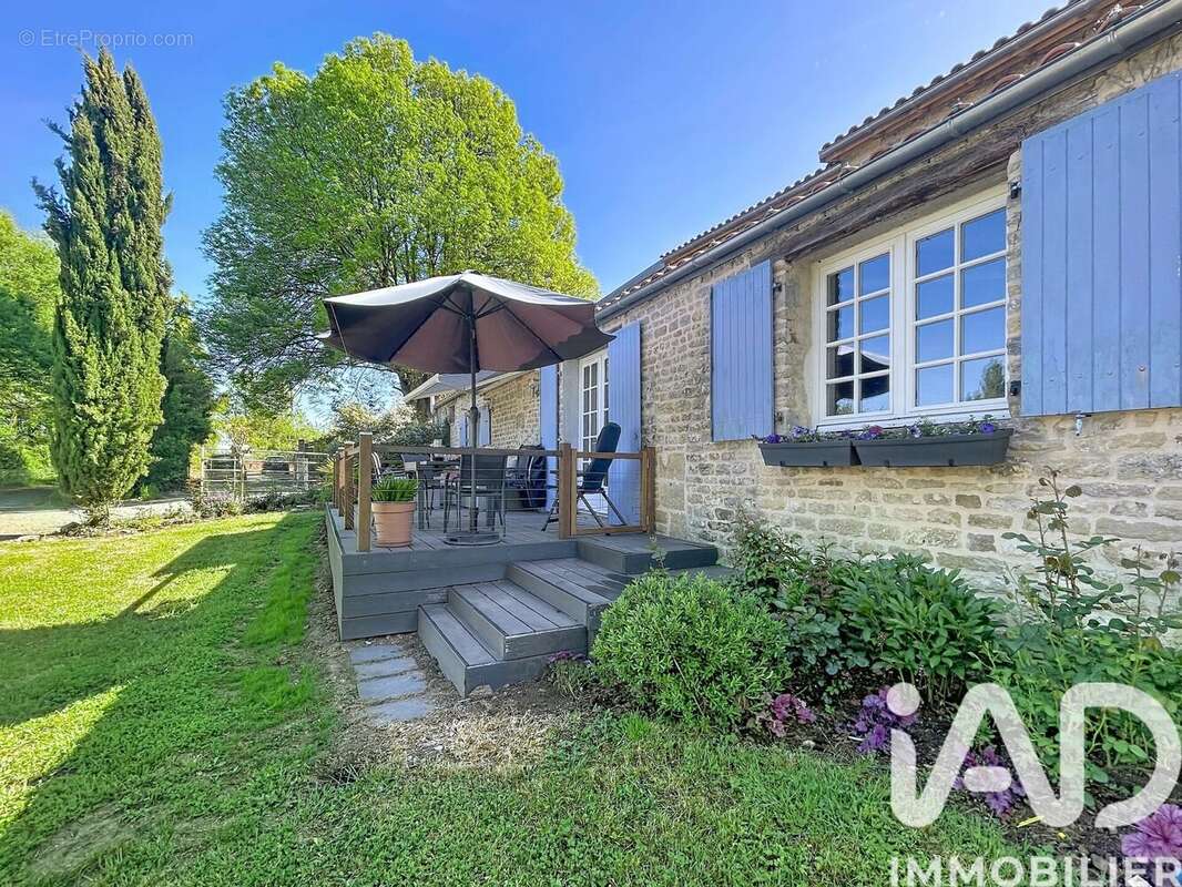 Photo 3 - Maison à SAINT-HILAIRE-DES-LOGES