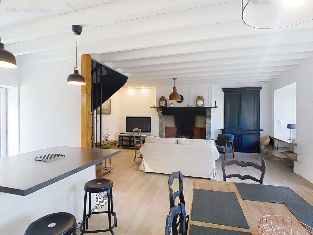 Maison à SAINTE-MARIE-DU-MONT