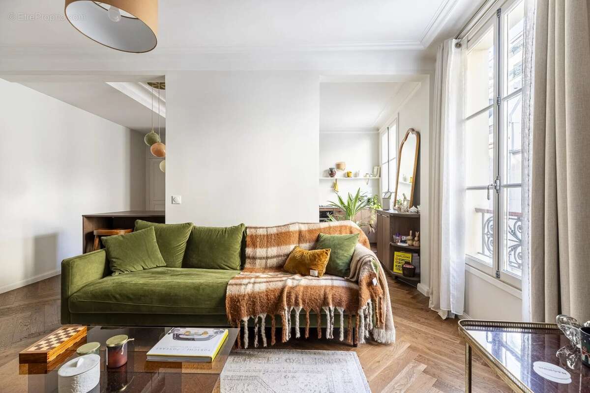 Appartement à PARIS-16E