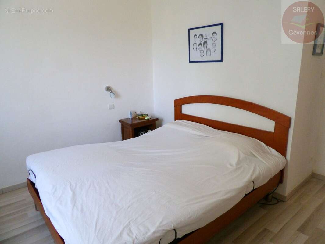 Villa familiale avec piscine,appartement indépendant et terrain arboré - photo 9