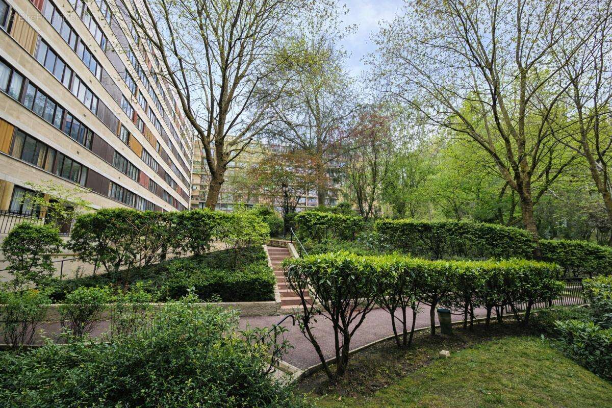 Appartement à FONTENAY-LE-FLEURY