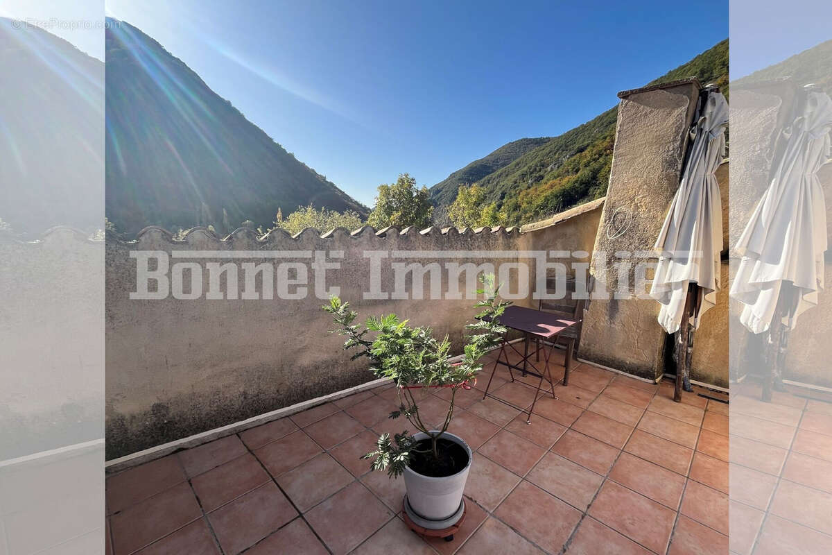 Maison à CHAUDEBONNE