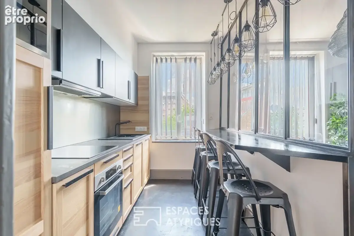 Appartement de charme rénové en coeur de ville - photo 2