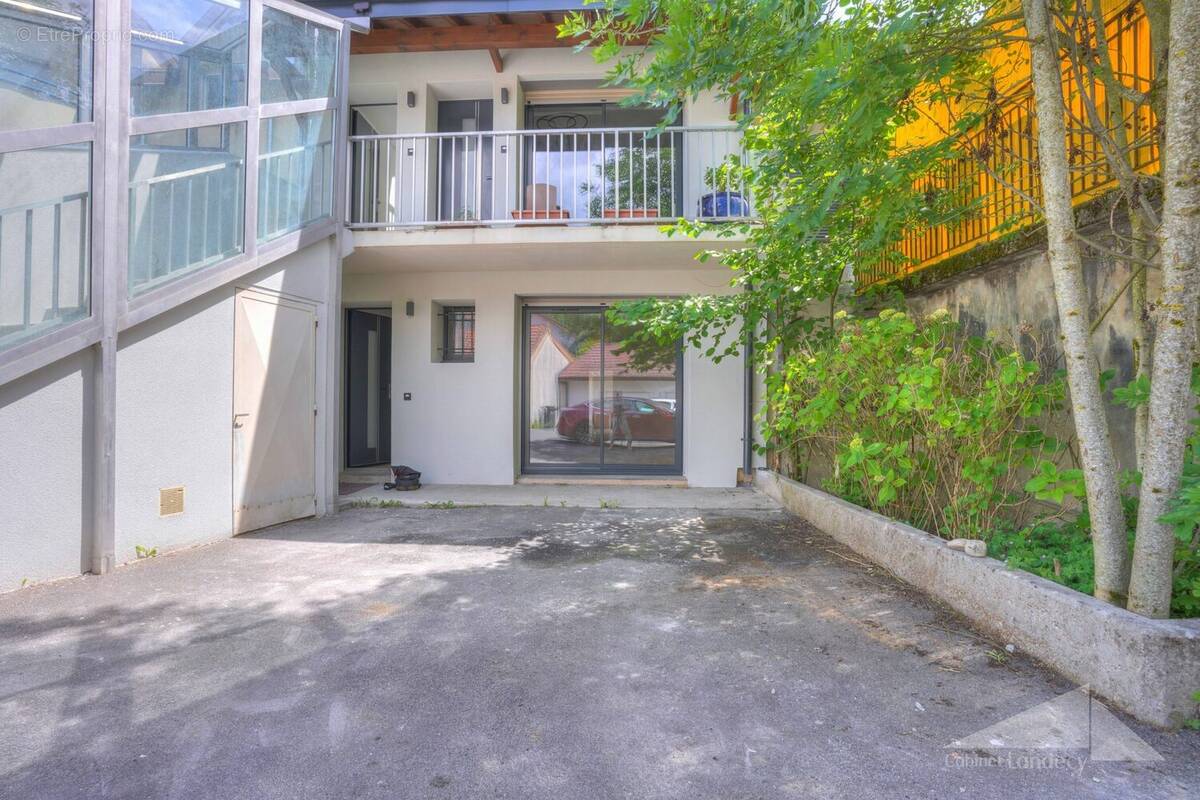 Appartement à CHEVRY