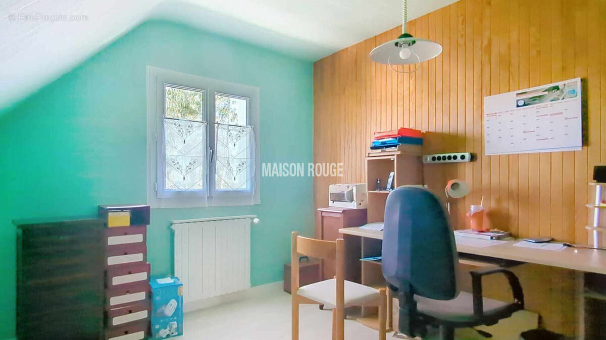 Maison à LA ROCHE-DERRIEN