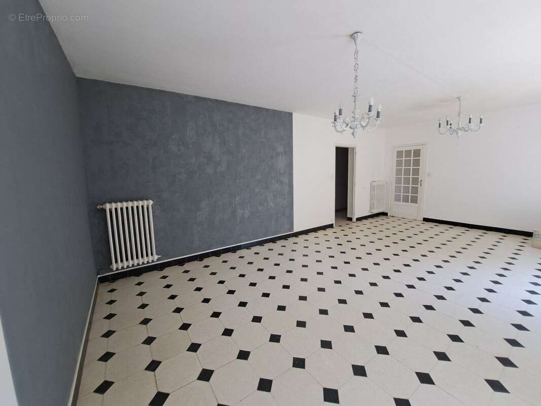 Maison à SEGONZAC