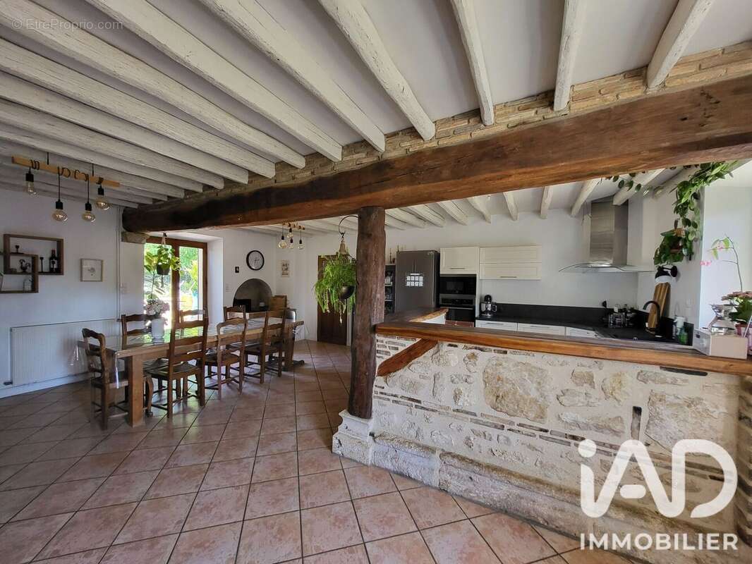 Maison 203 m² à Dammarie  - photo 4