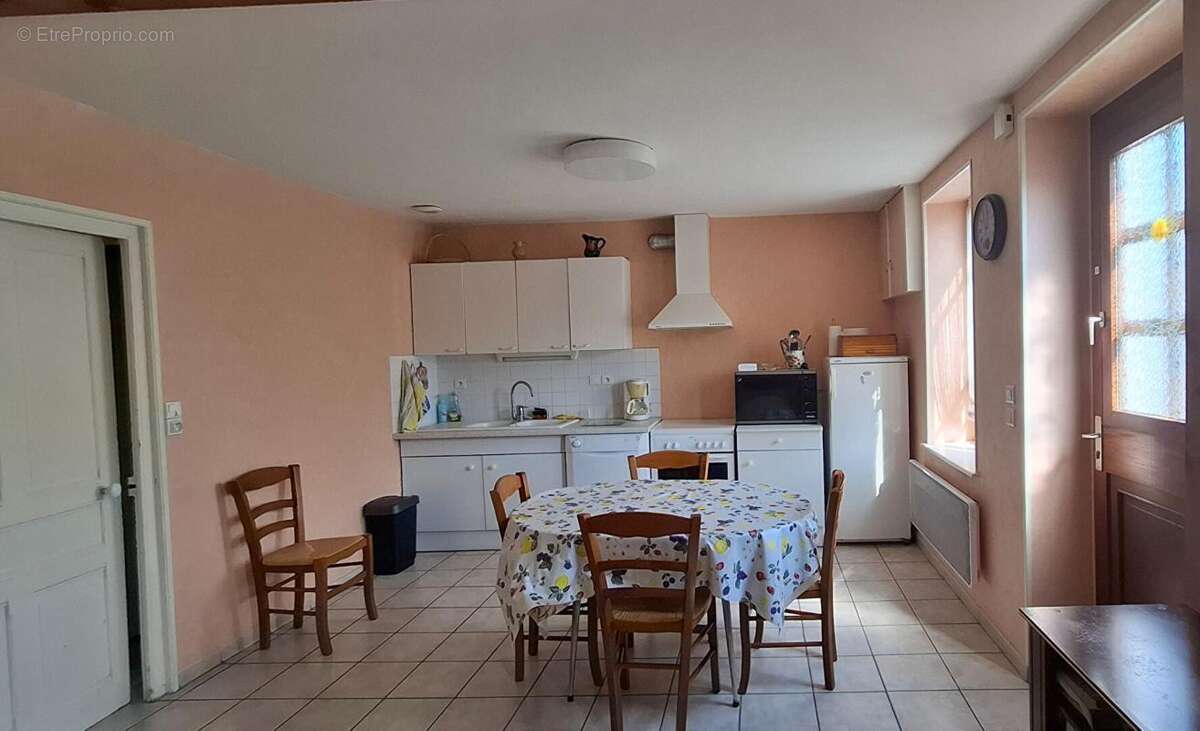 Maison en village 70 m2 joli terrain - photo 4