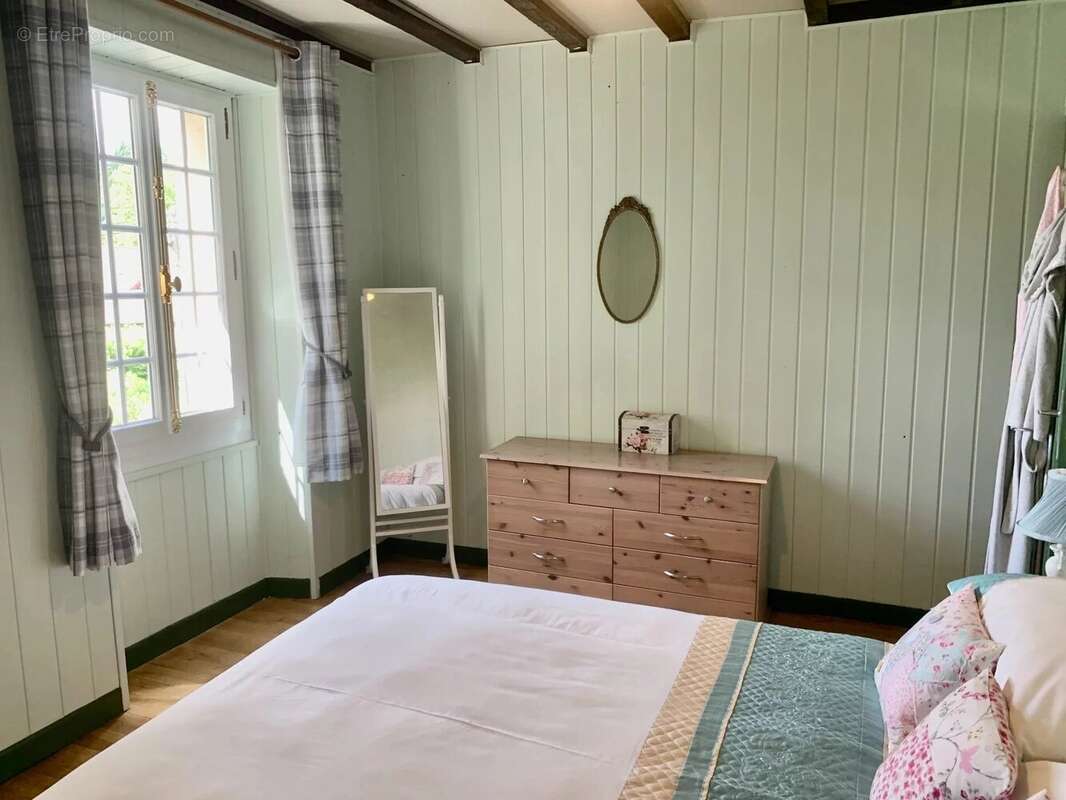 Maison à SAINT-YRIEIX-LES-BOIS