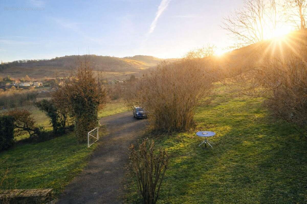 Maison à VILLE-SUR-JARNIOUX