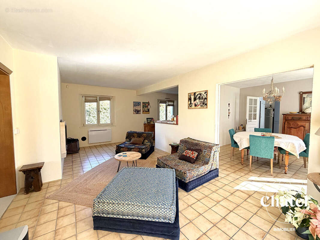 Maison à MONT-L'EVEQUE