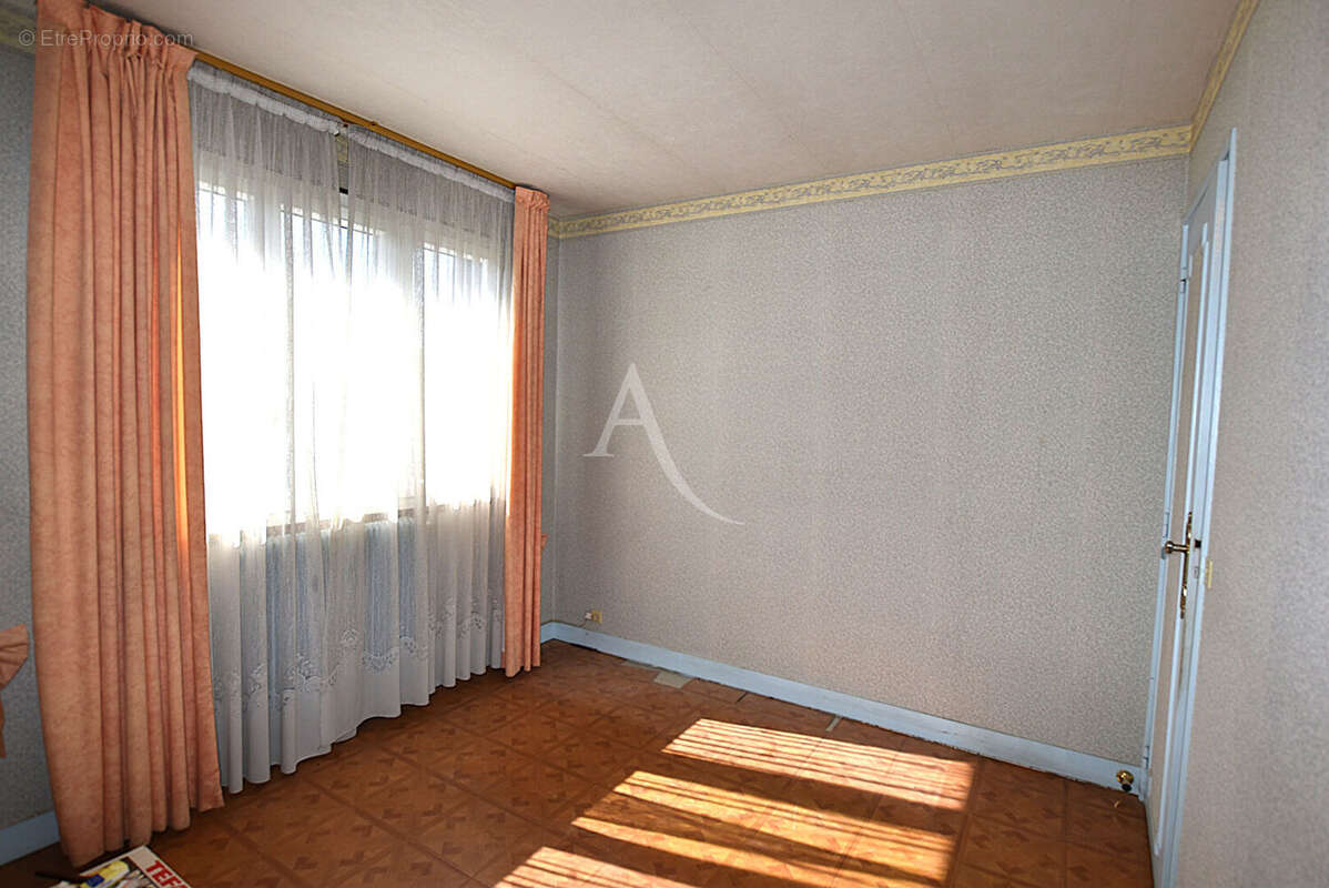 Maison à COMBS-LA-VILLE