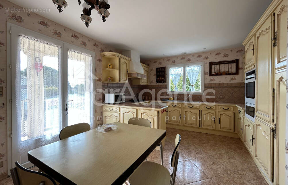 Maison familiale avec beau terrain arboré - photo 8