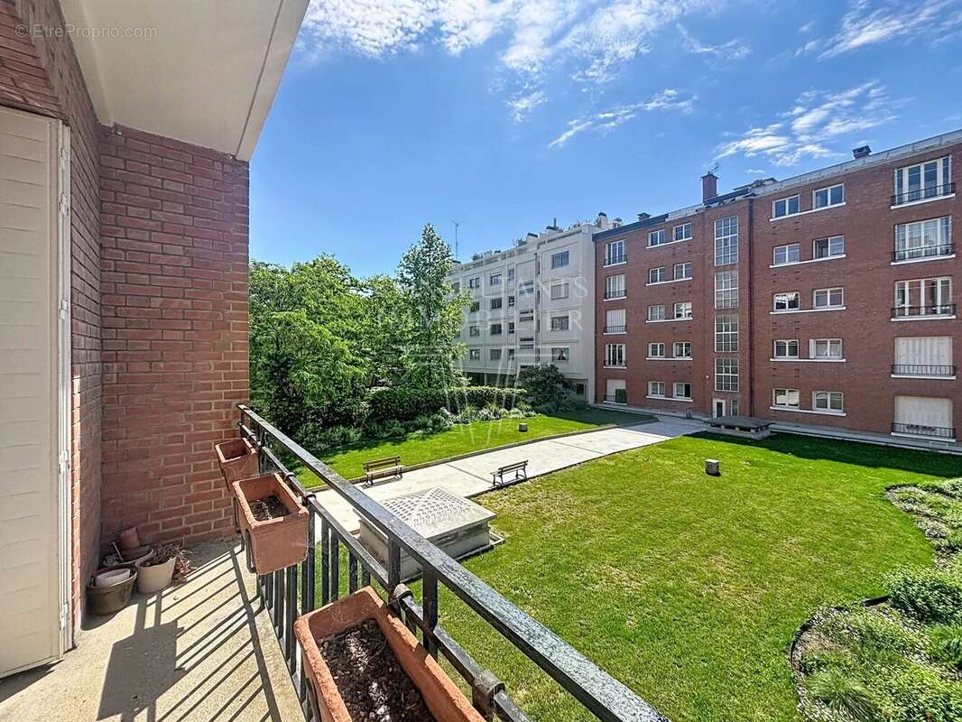 Appartement à NEUILLY-SUR-SEINE