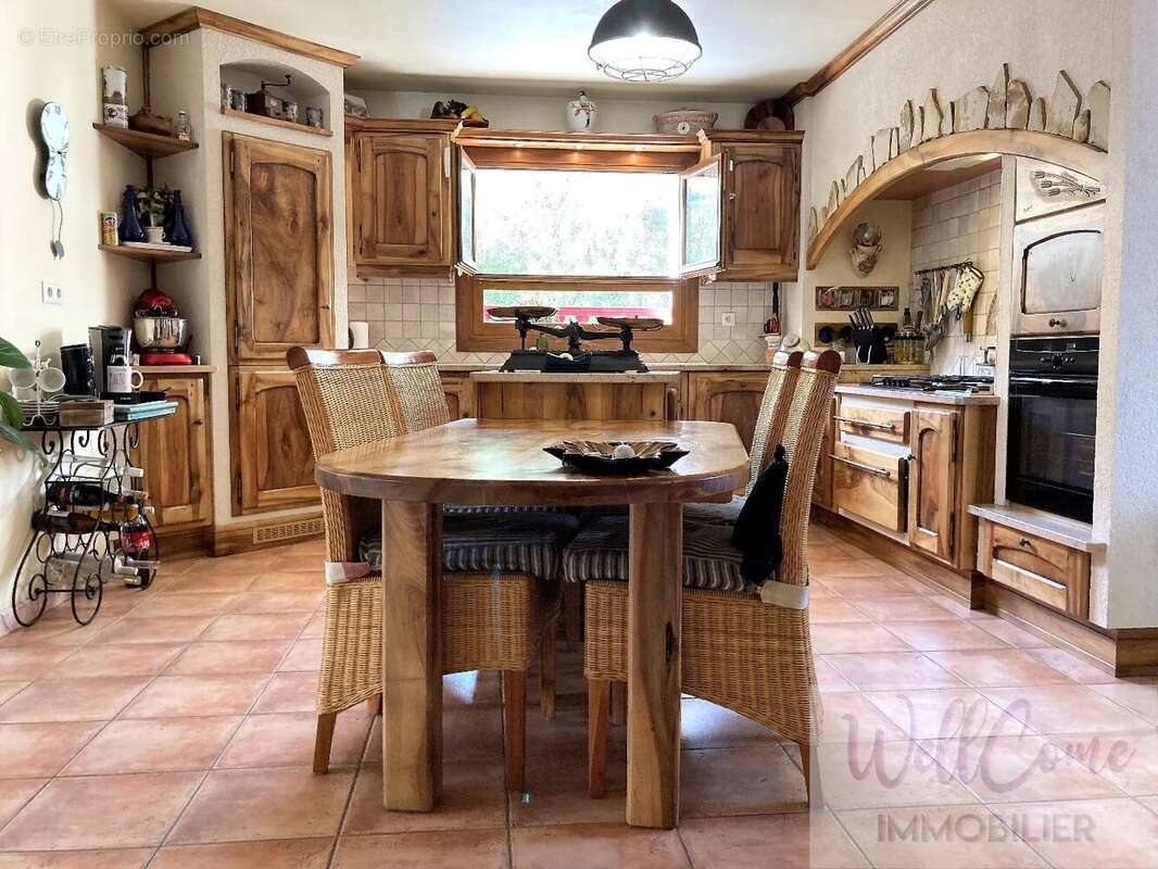 Maison à SAINT-THIBAUD-DE-COUZ