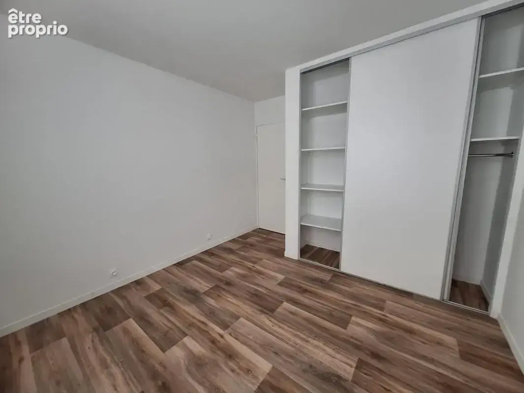 Trappes centre – appartement t2 rénové avec balcon – proche gare - photo 5