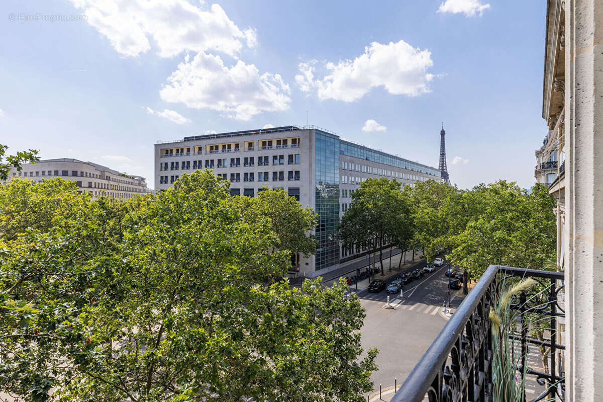Appartement à PARIS-7E