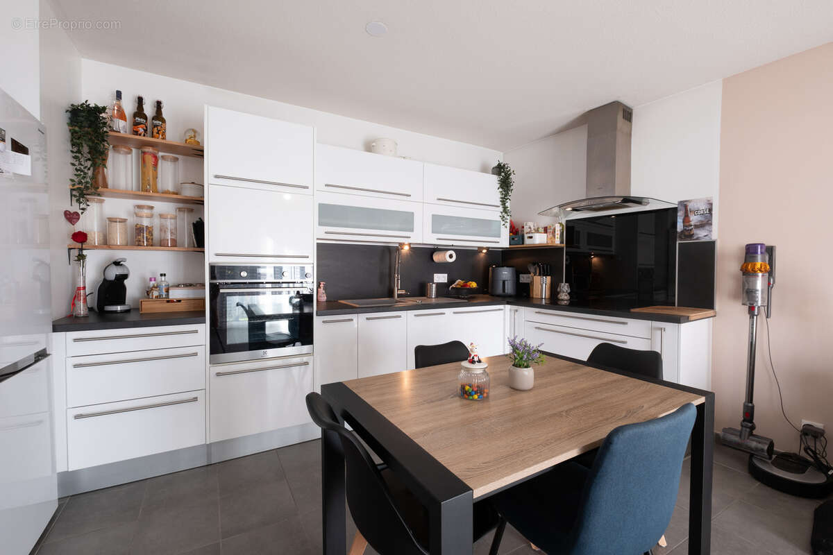 Appartement à CHATEAUNEUF-LES-MARTIGUES