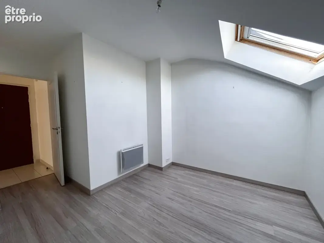 Nantes Perverie - Longchamp : Appartement T3 de 70 m2 au dernier étage, terrasse plein sud de 10 m2 et garage - photo 11