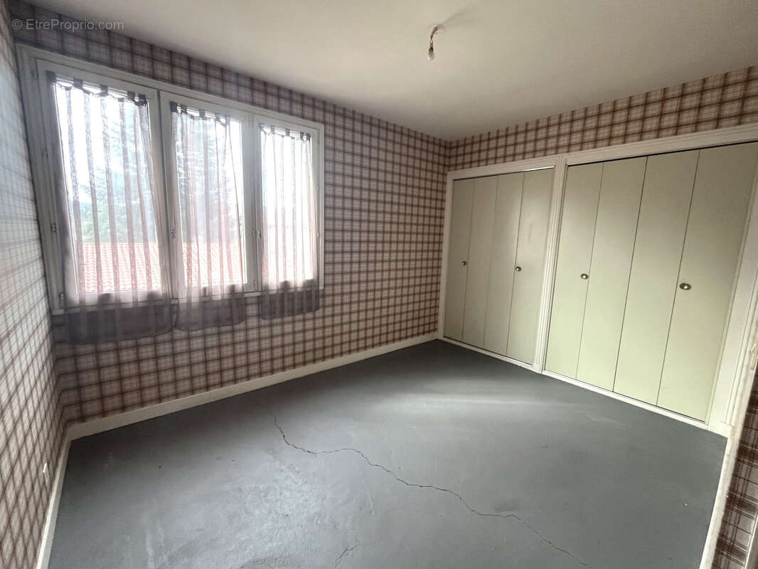 Commerce à USSON-EN-FOREZ