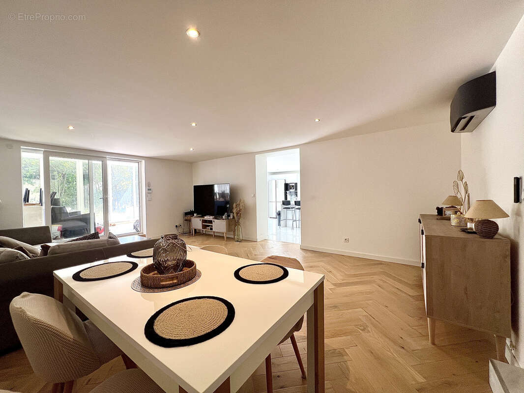 13013 MARSEILLE - Les Olives / Saint-Théodore - Maison 4/5 pièces 168m2 sur 550m2 de terrain - photo 6