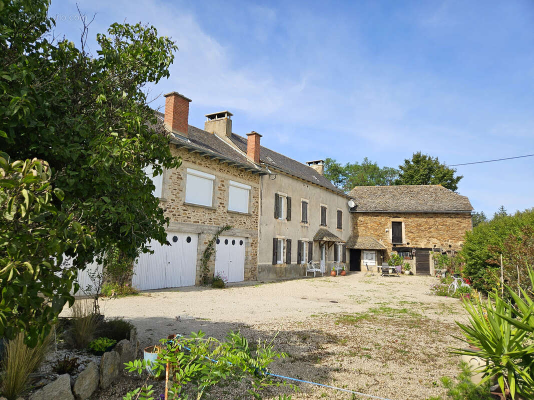 Maison à CALMONT