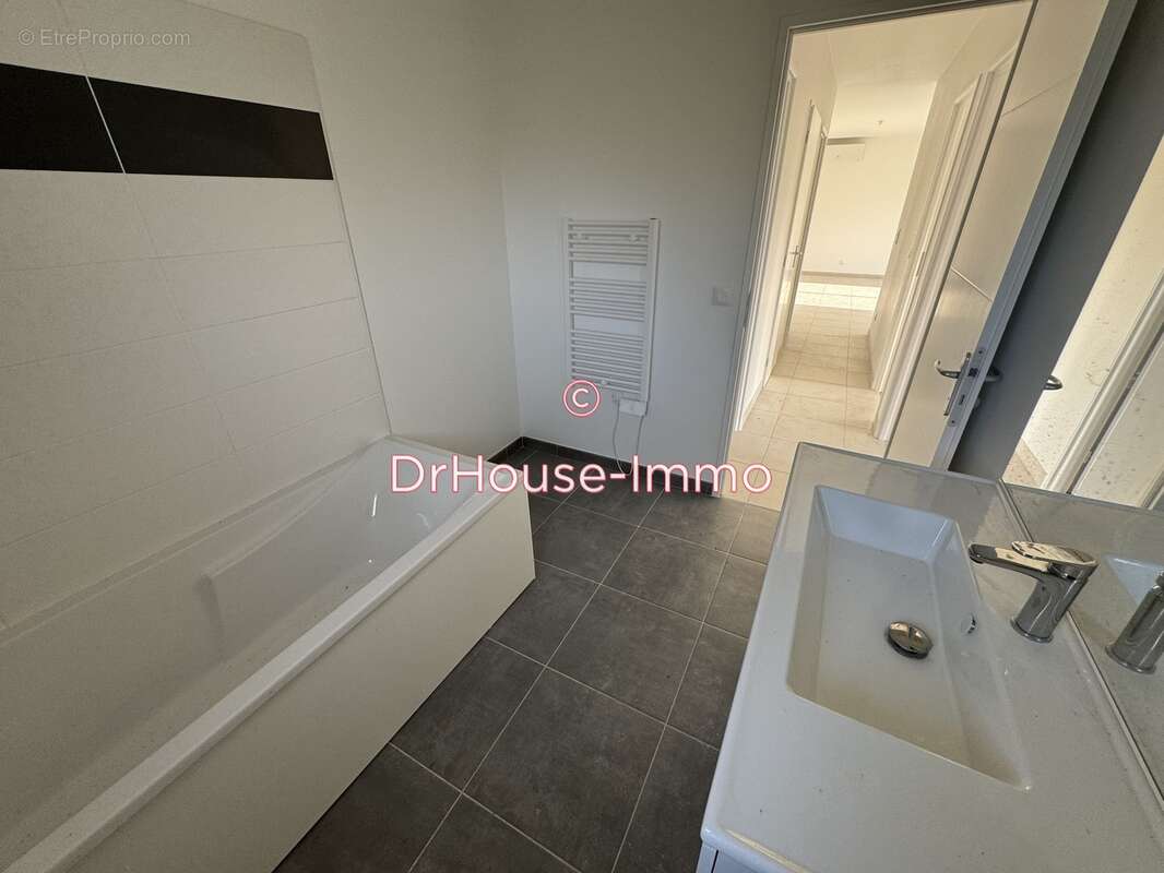 Maison à MESNIL-SAINT-PERE