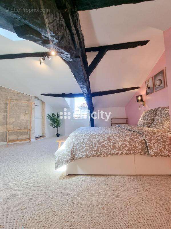 Appartement à SAINTES