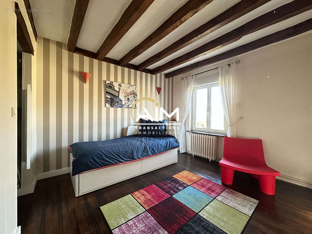 Maison à SAINT-ANTOINE-DU-ROCHER