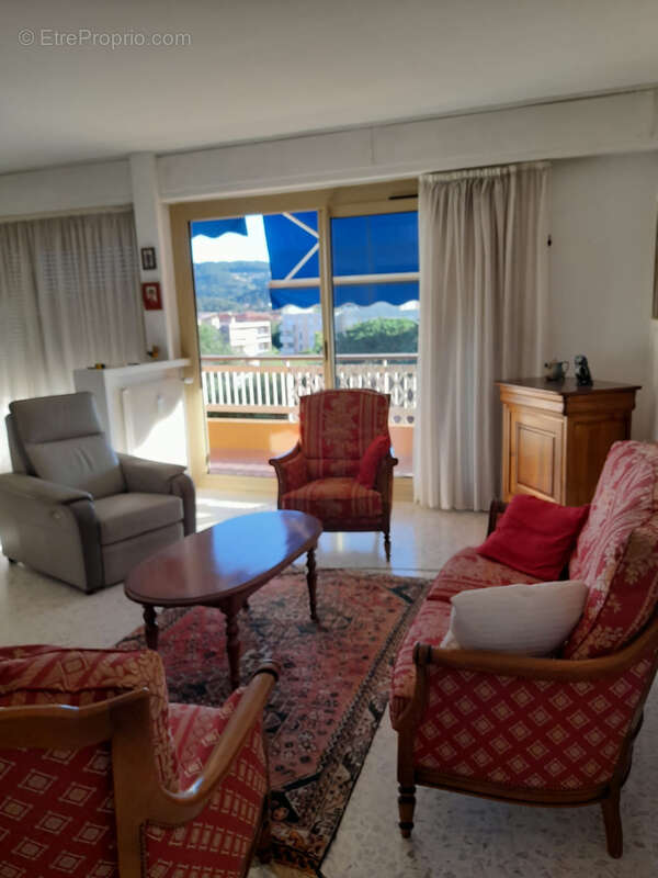 Appartement à HYERES