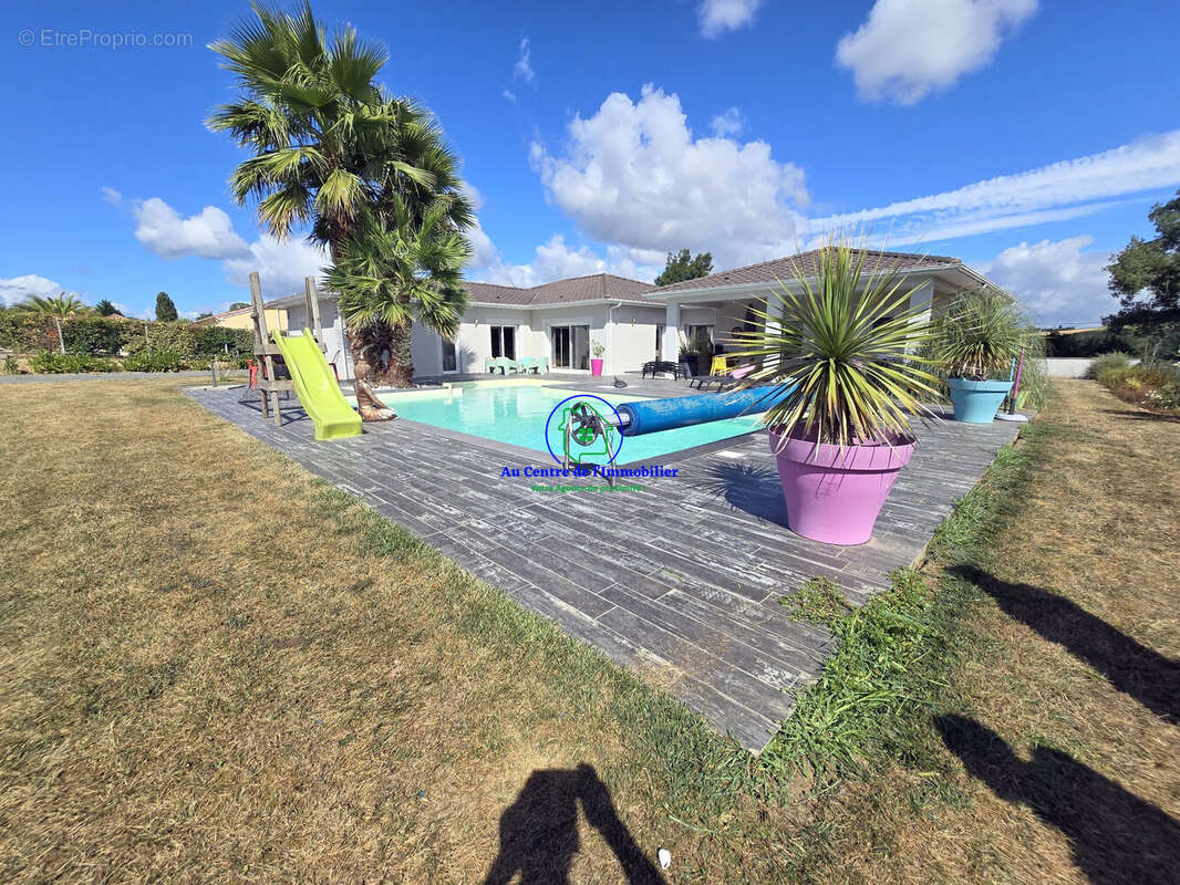 Maison 191 m² à Foulayronnes  - photo 2