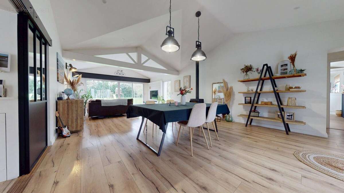 Maison à GROSBREUIL