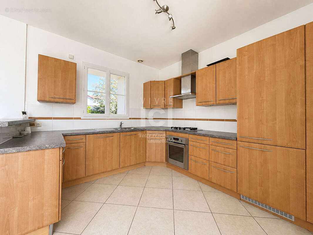 Maison - 4 pièces - 115 m² & Dépendances 200 m² - photo 5