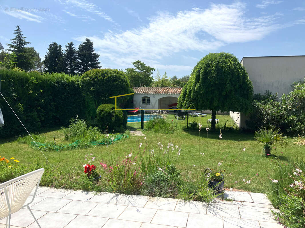 Maison à MONTELIMAR