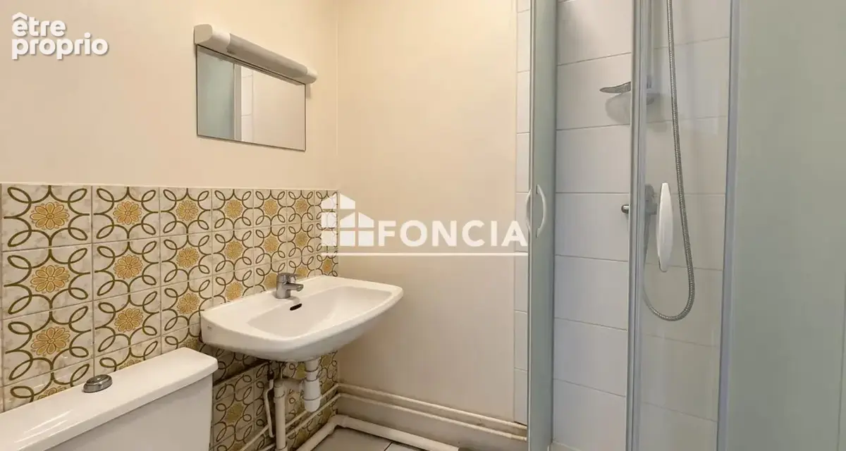 Studio avec parking - Résidence sécurisée avec gardien – Proche centre-ville et gare - photo 2
