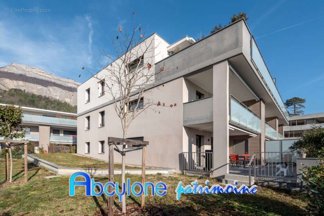 Appartement à CORENC