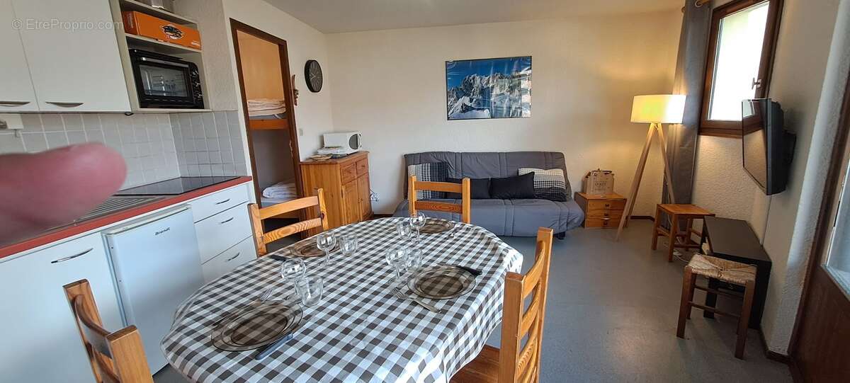 Appartement à MORILLON