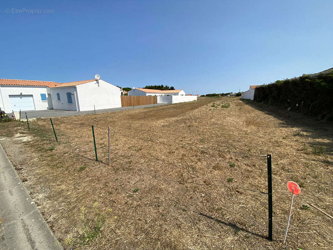 SAINT DENIS - Terrain à bâtir - 425 m² - photo 6