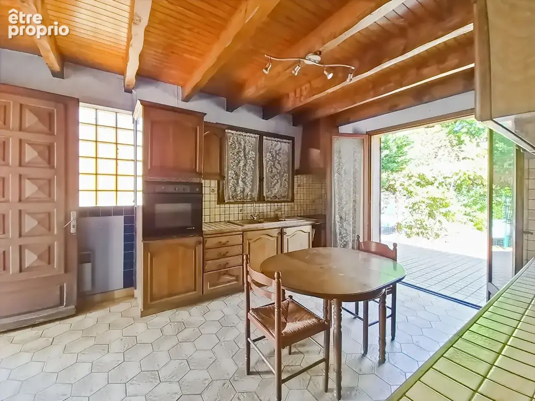 VDO-Vieux Bourg -5 pcs--3/4 Chambres- (+ de 251 m2) Piscine-S/sol Total-Terrain; 600m2 - photo 5