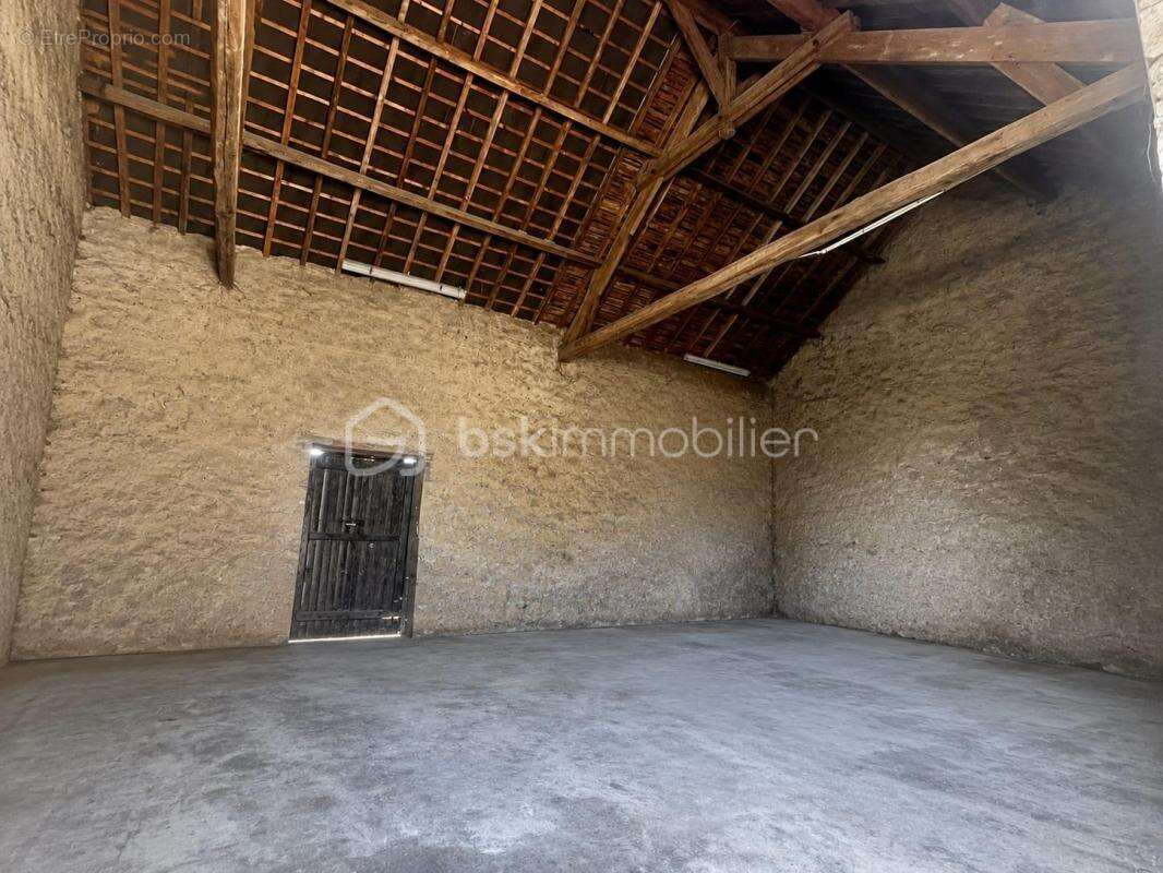 Maison à POINVILLE