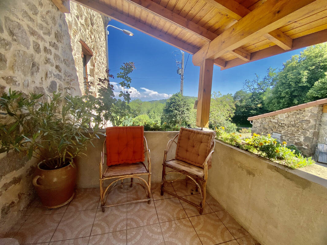 Maison à SAINT-JULIEN-MOLIN-MOLETTE