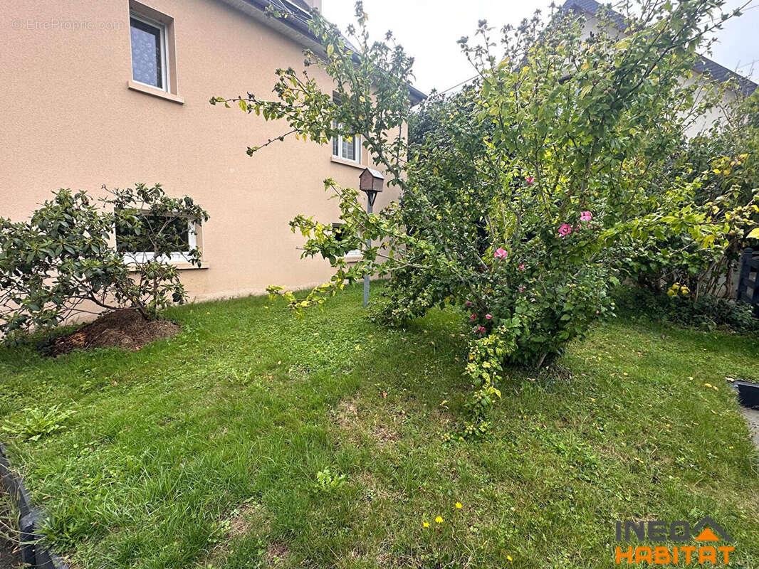 Maison à BOURG-DES-COMPTES