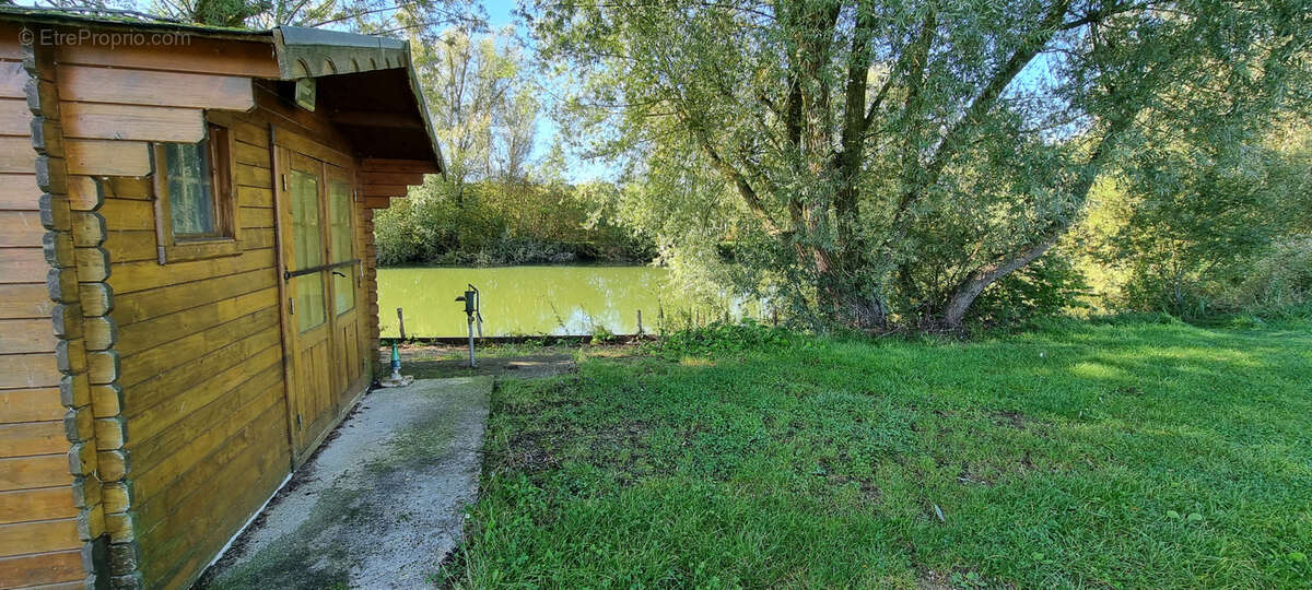 Terrain à CUY