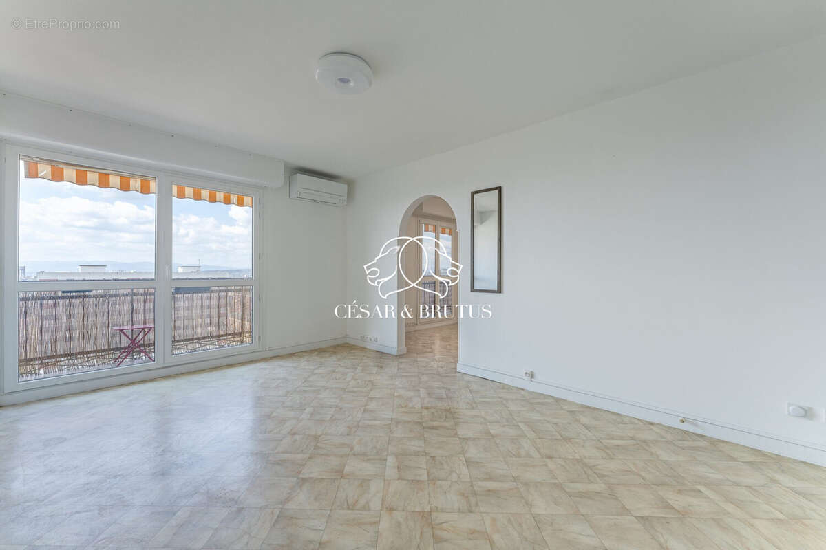 Appartement à RILLIEUX-LA-PAPE